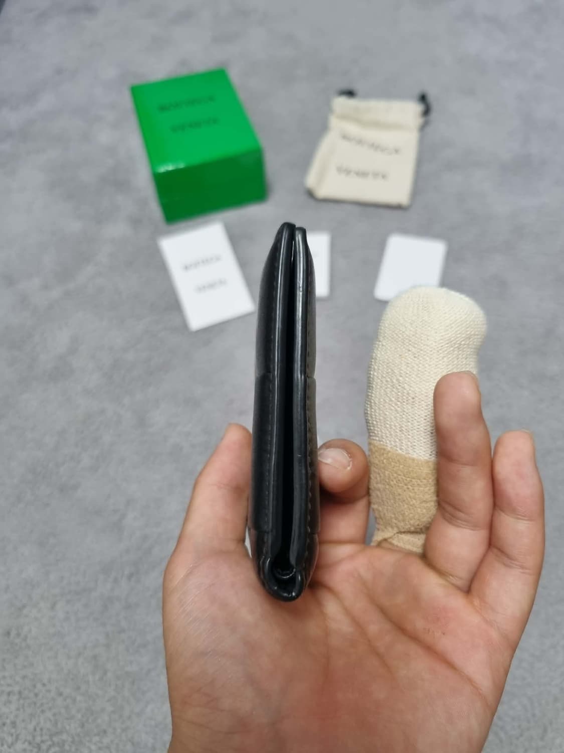 [ 풀구성 정품 ] 보테가베네타 맥시 반지갑 블랙 상품이미지4