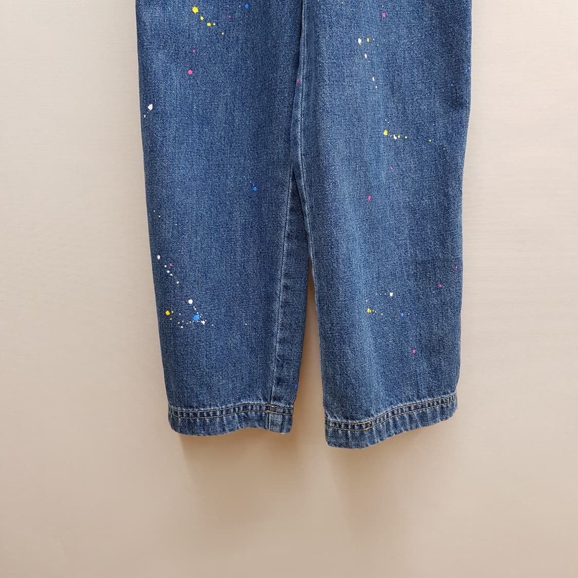 오즈세컨 O2nd  페인팅 디테일 데님 멜빵 점프슈트  76-90-155 상품이미지5