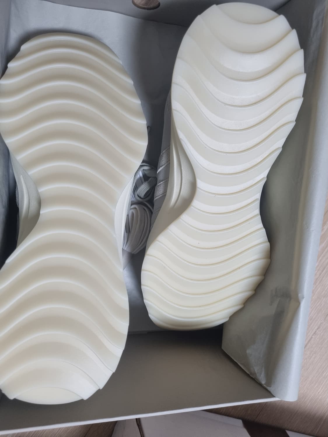 아디다스 피어오브갓 로스엔젤레스 세서미 250 상품이미지2