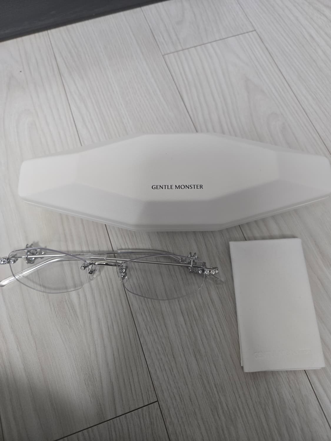 젠틀몬스터 글리츠02 안경  상품이미지2