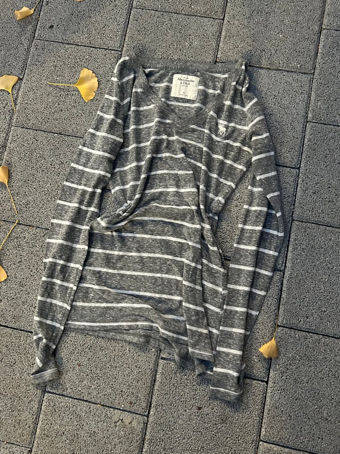 2000s VTG 아베크롬비 그레이 스트라이프 브이넥 롱슬리브 상품이미지1