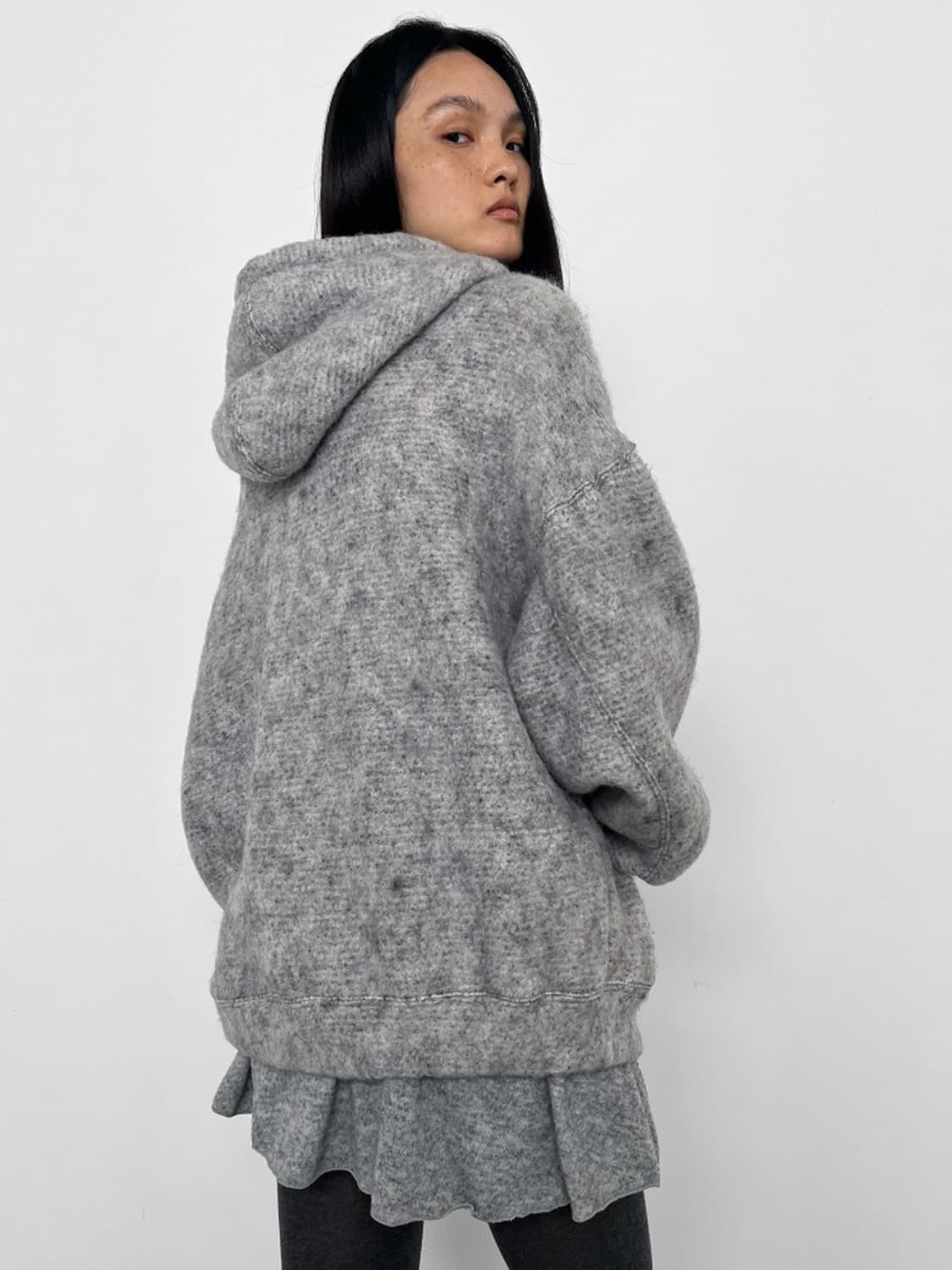 FLUFFY ARGYLE STUDDED HOODIE_ONZI EDITIO 상품이미지4