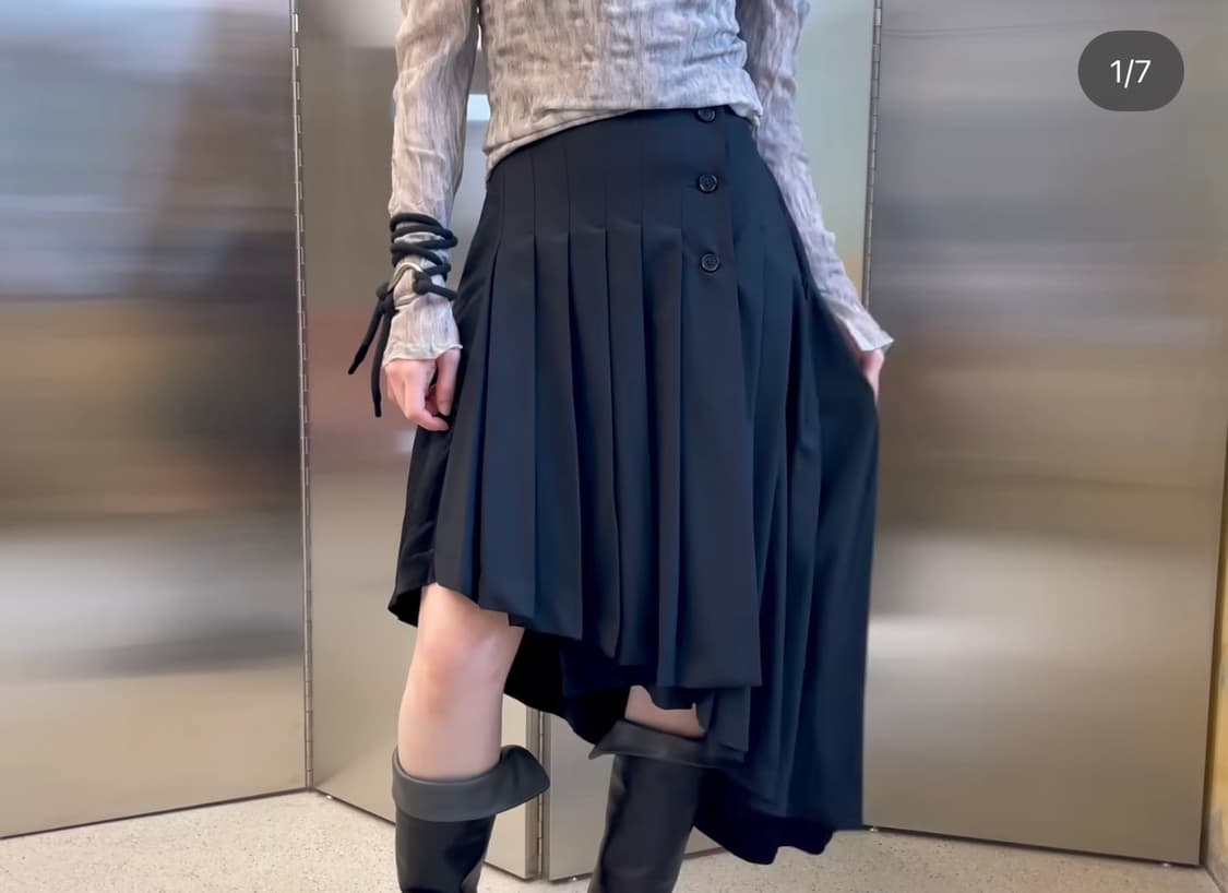 JUNE UNBALANCED PLEATED SKIRT black / S 상품이미지4