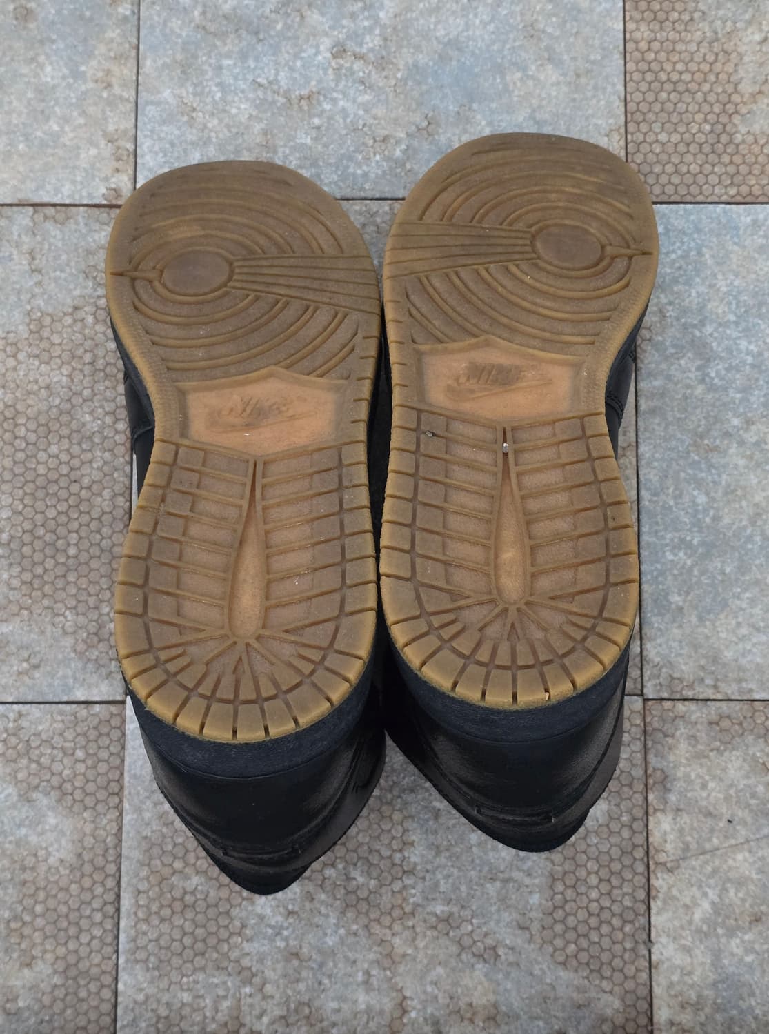 (250)나이키 조던 1 레트로 하이 블랙 검 스니커즈 상품이미지9