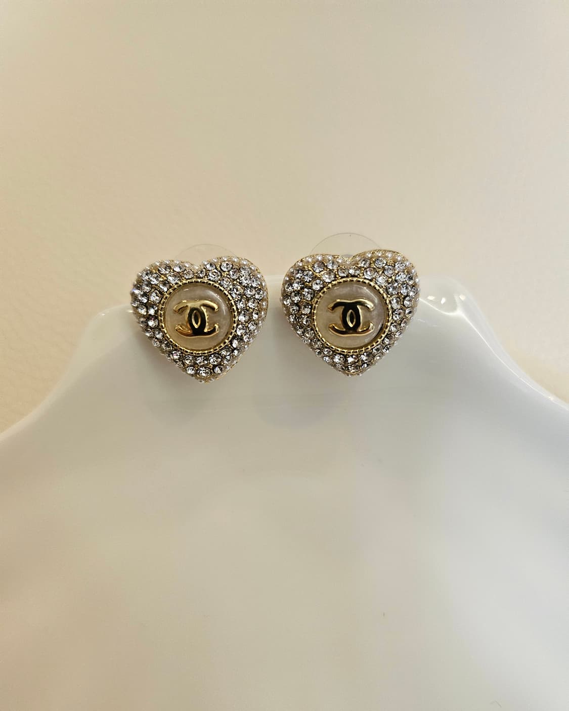 샤넬 큐빅하트 진주 샴페인골드 귀걸이 업사이클링 상품이미지1
