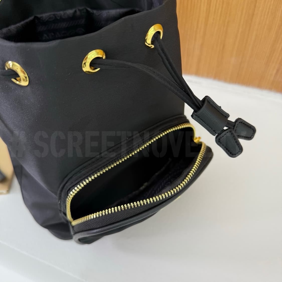 프라다 리나일론 버킷백 크로스백 블랙 상품이미지10