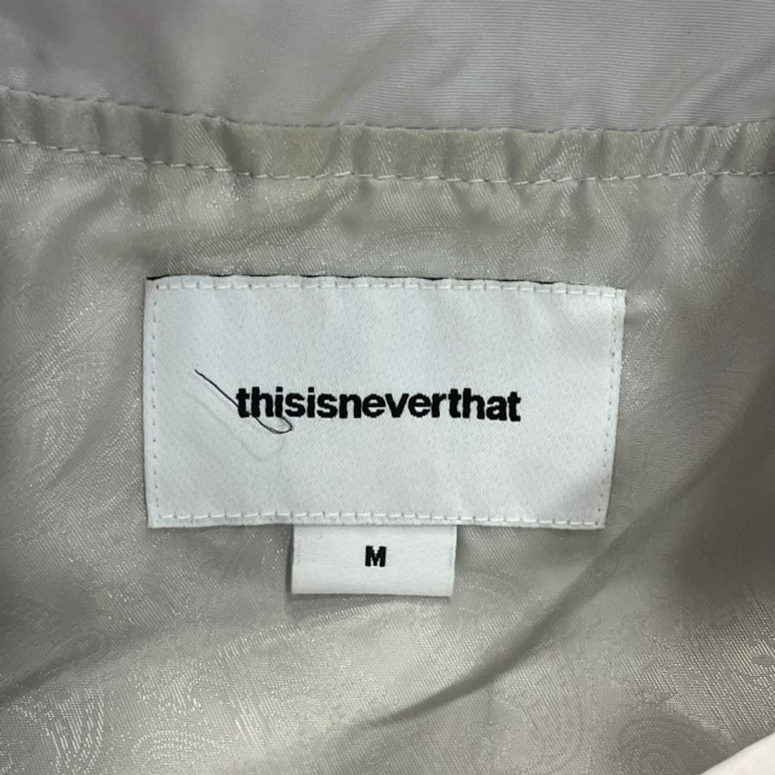 100 디스이즈네버댓 바람막이  상품이미지3