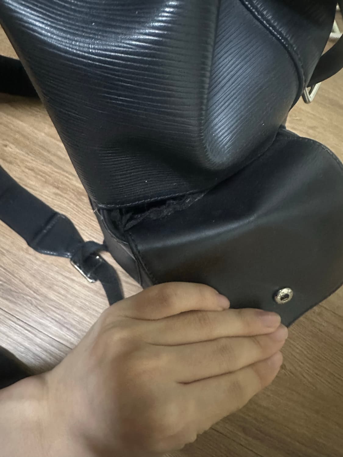 루이비통 에피 크리스토퍼 백팩 상품이미지10