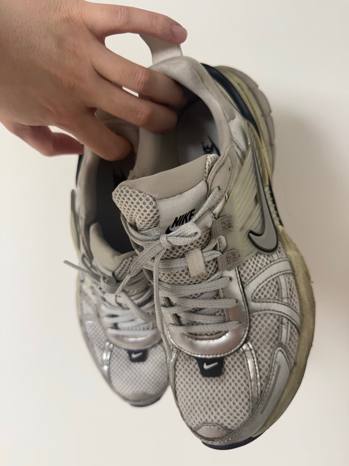 나이키 V2K 런 서밋 화이트 메탈릭 실버 265 size 상품이미지2