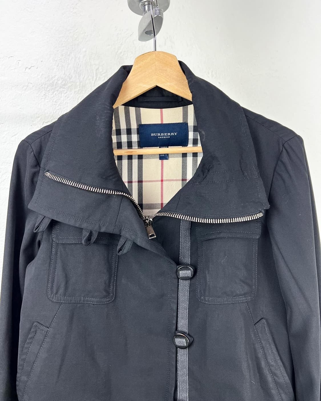 버버리 블랙 엘라스텐 포켓 봄버 자켓  상품이미지2