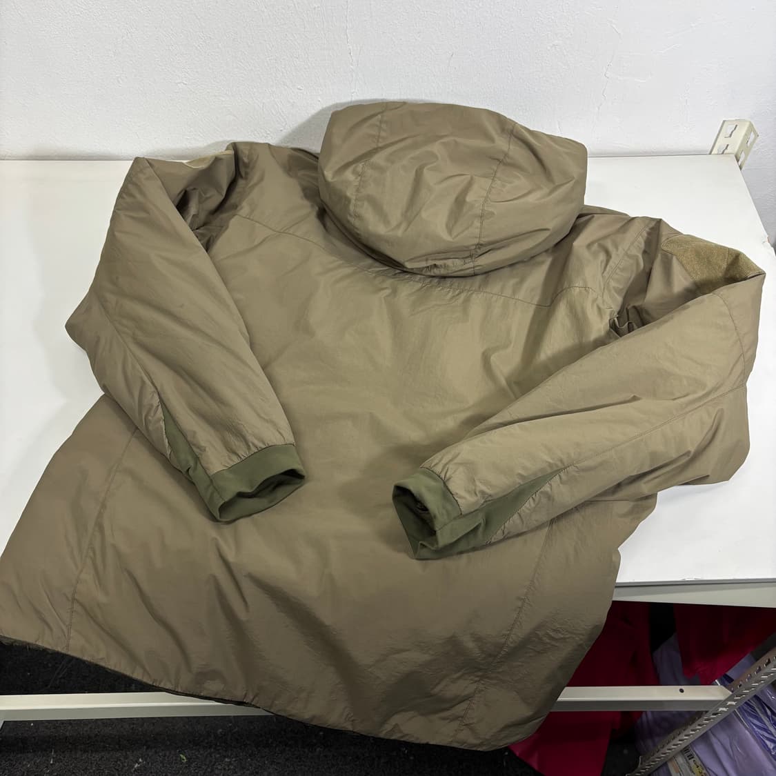 L 아크테릭스 카키 리프콜드 경량점퍼 상품이미지5