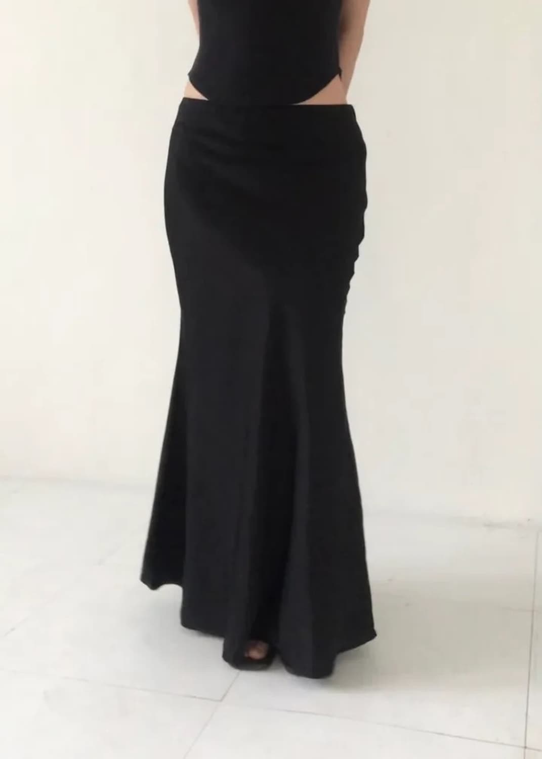 뮤즈드몽드 로우라이즈 실키 맥시 롱스커트 상품이미지3