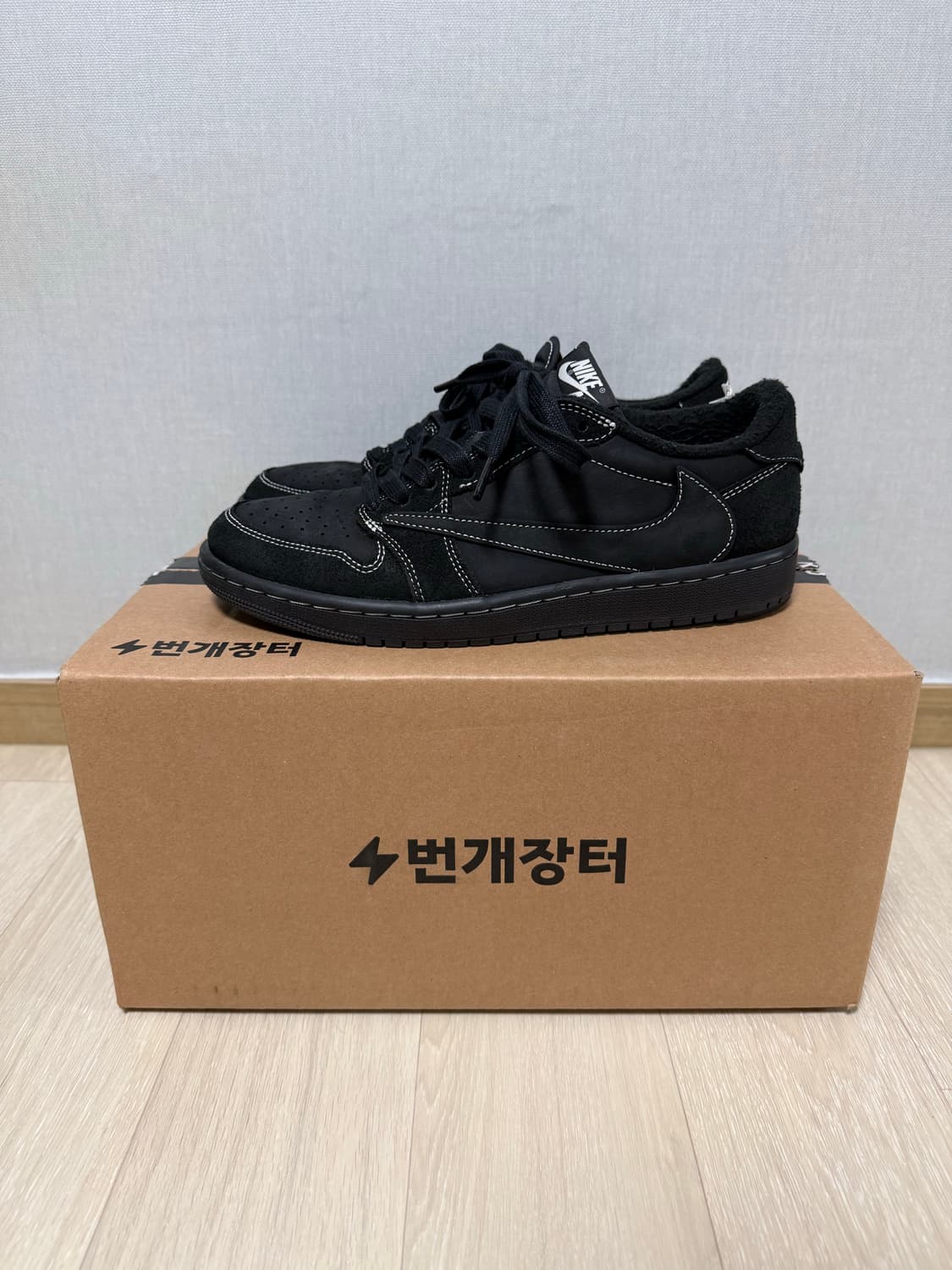 [260]조던1 트래비스스캇 블랙팬텀 상품이미지2
