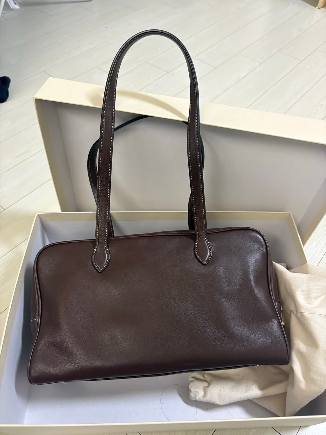 투티에 로케백 롱핸들 브라운 상품이미지1