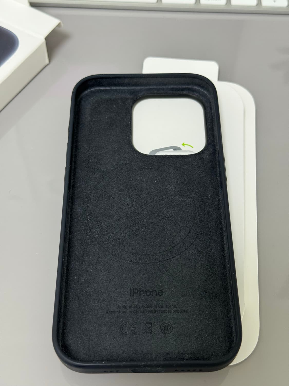 아이폰 15 Pro 정품 실리콘 케이스 상품이미지2