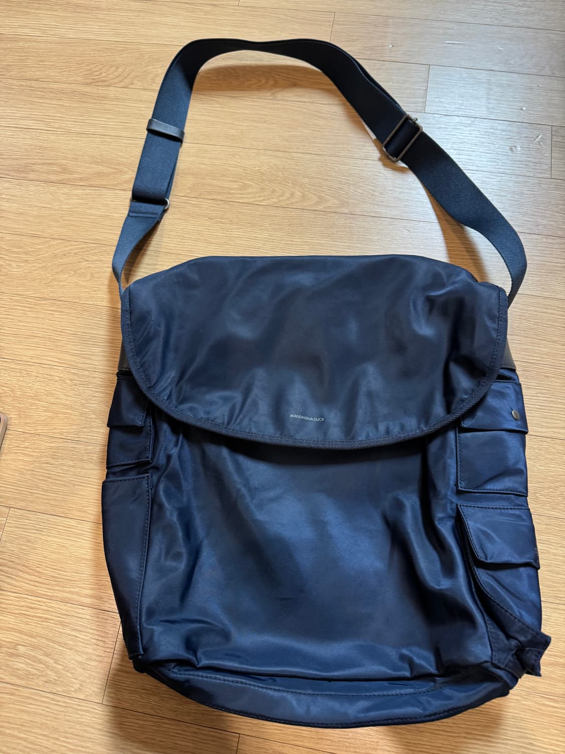 만다리나덕 메신저백 상품이미지1