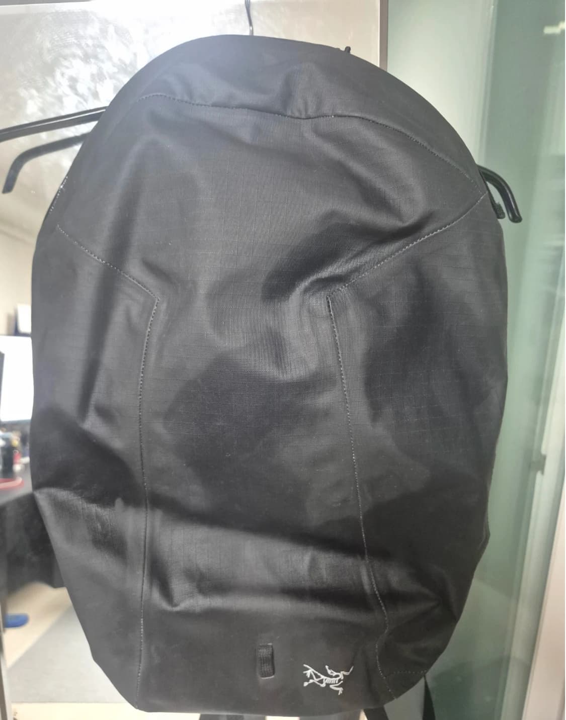 아크테릭스 그랜빌 16 백팩 블랙 색상입니다. 디자인이 깔끔해서 평상시에 상품이미지1