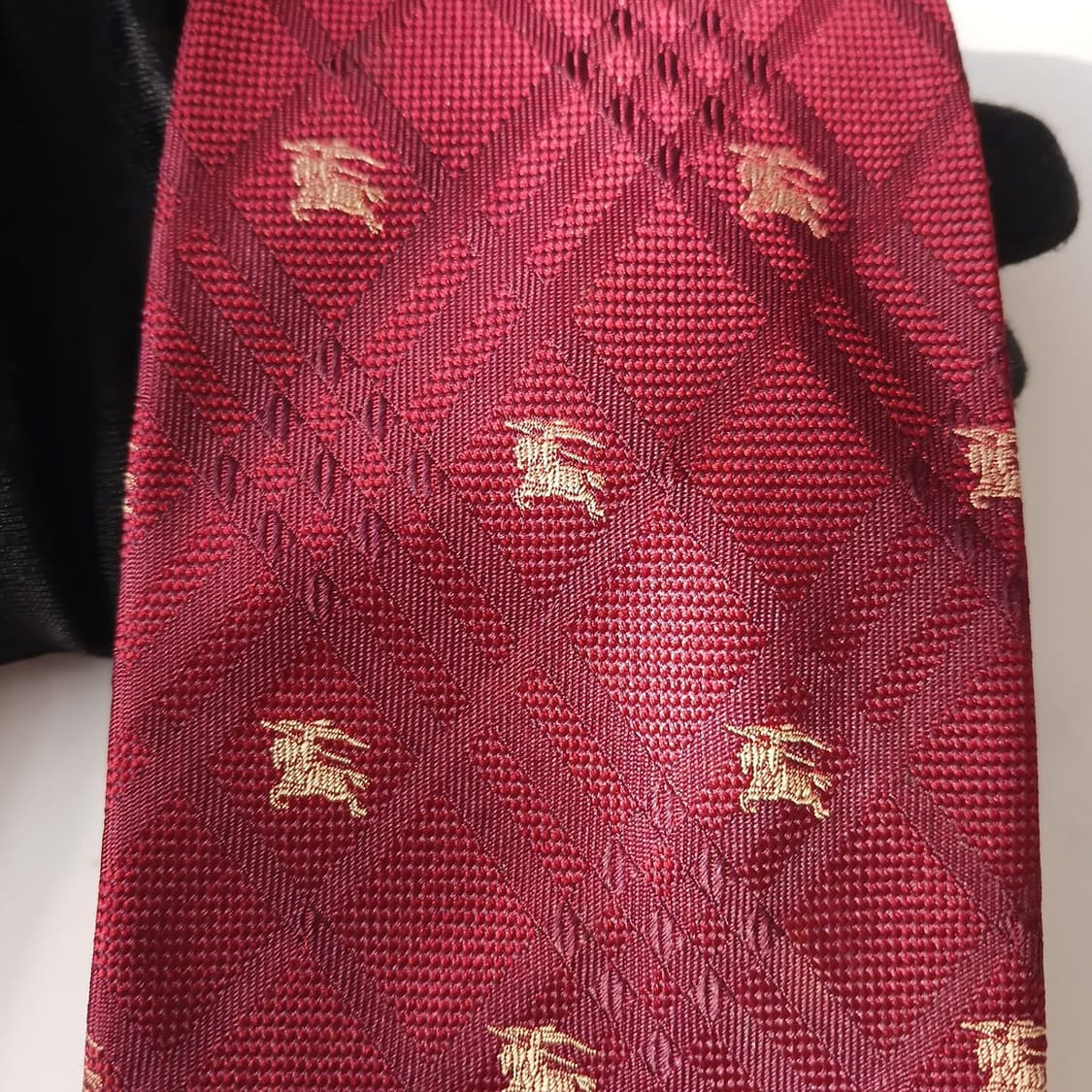 버버리 실크 기마사 자수 로고 넥타이 9.4cm A등급 A18896
 상품이미지8