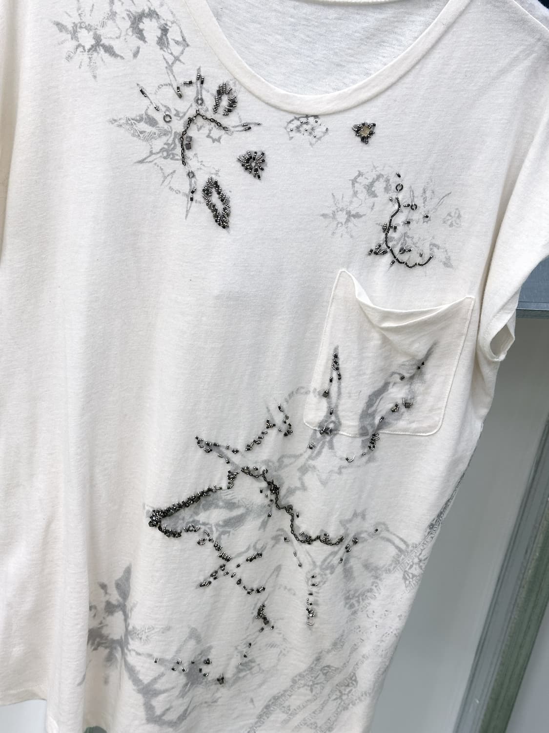 grunge printed beads pocket long t shirt 상품이미지2