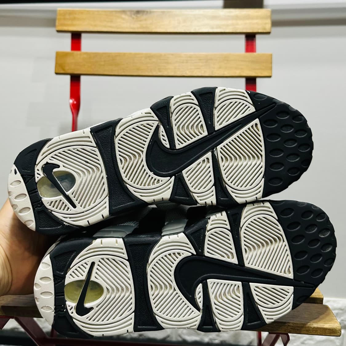 260) 나이키 운동화 남성 에어 모어 업템포 로우 블랙 메탈릭 실버 상품이미지6