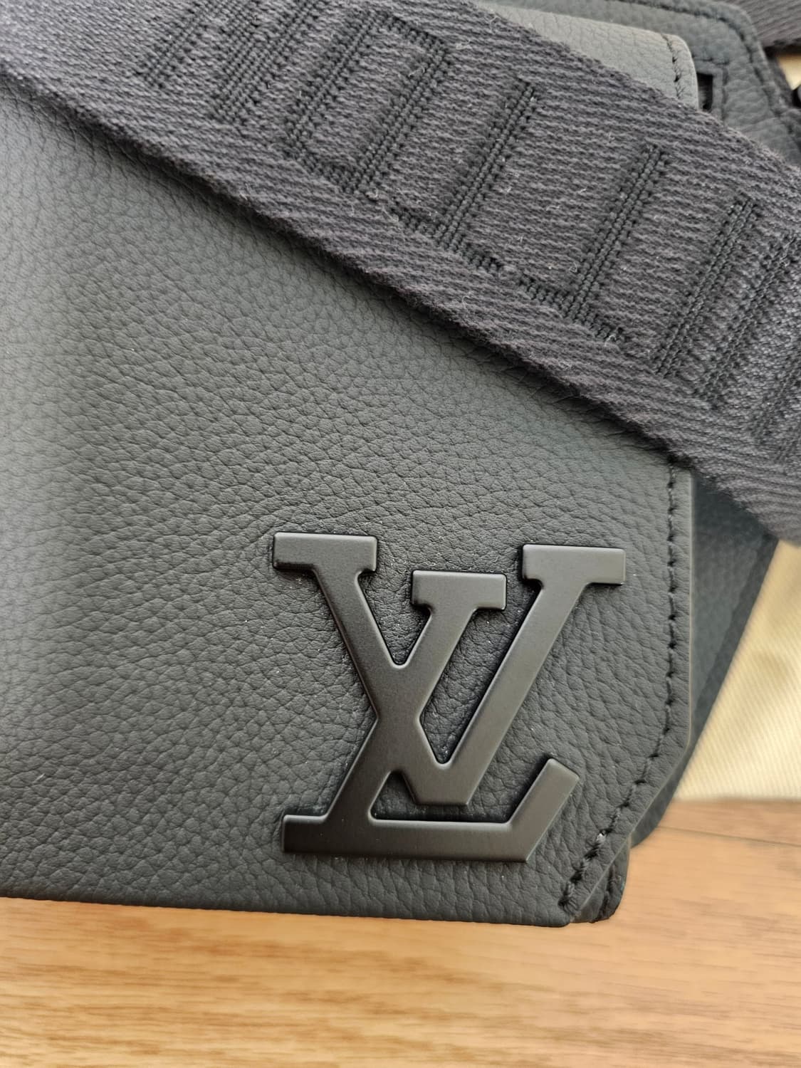 루이비통 토리옹 에어로그램 Lv 슬링백 크로스백 (새상품) 상품이미지10