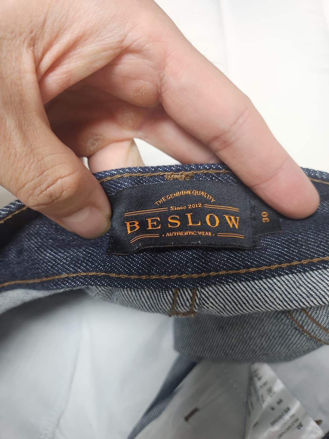 [30] 비슬로우 콤피 원턱 셀비지 데님 팬츠 인디고 상품이미지4