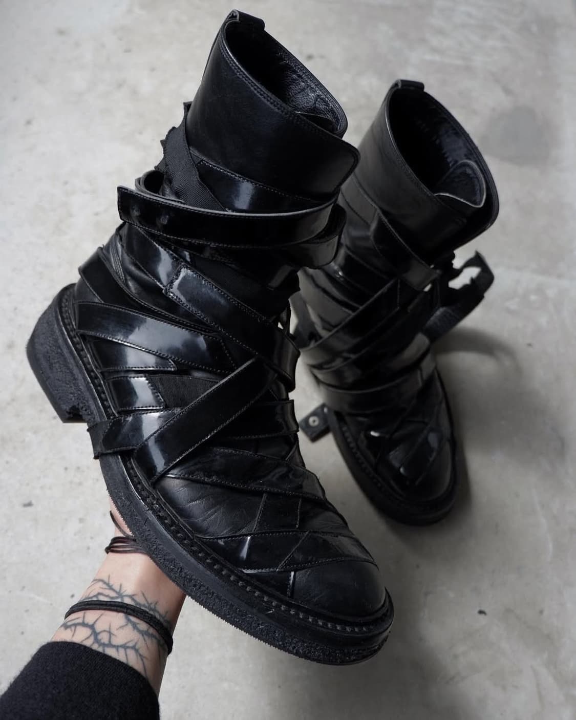 디올옴므 08AW "Lumiere Du Nord" 페이던트 스트랩 부츠 상품이미지9