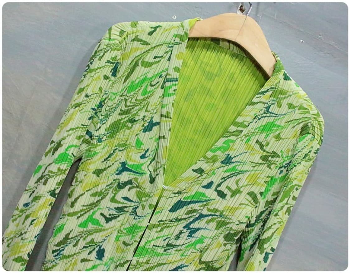 이세이미야케 FETE 플리츠 브이넥 가디건 02 상품이미지1