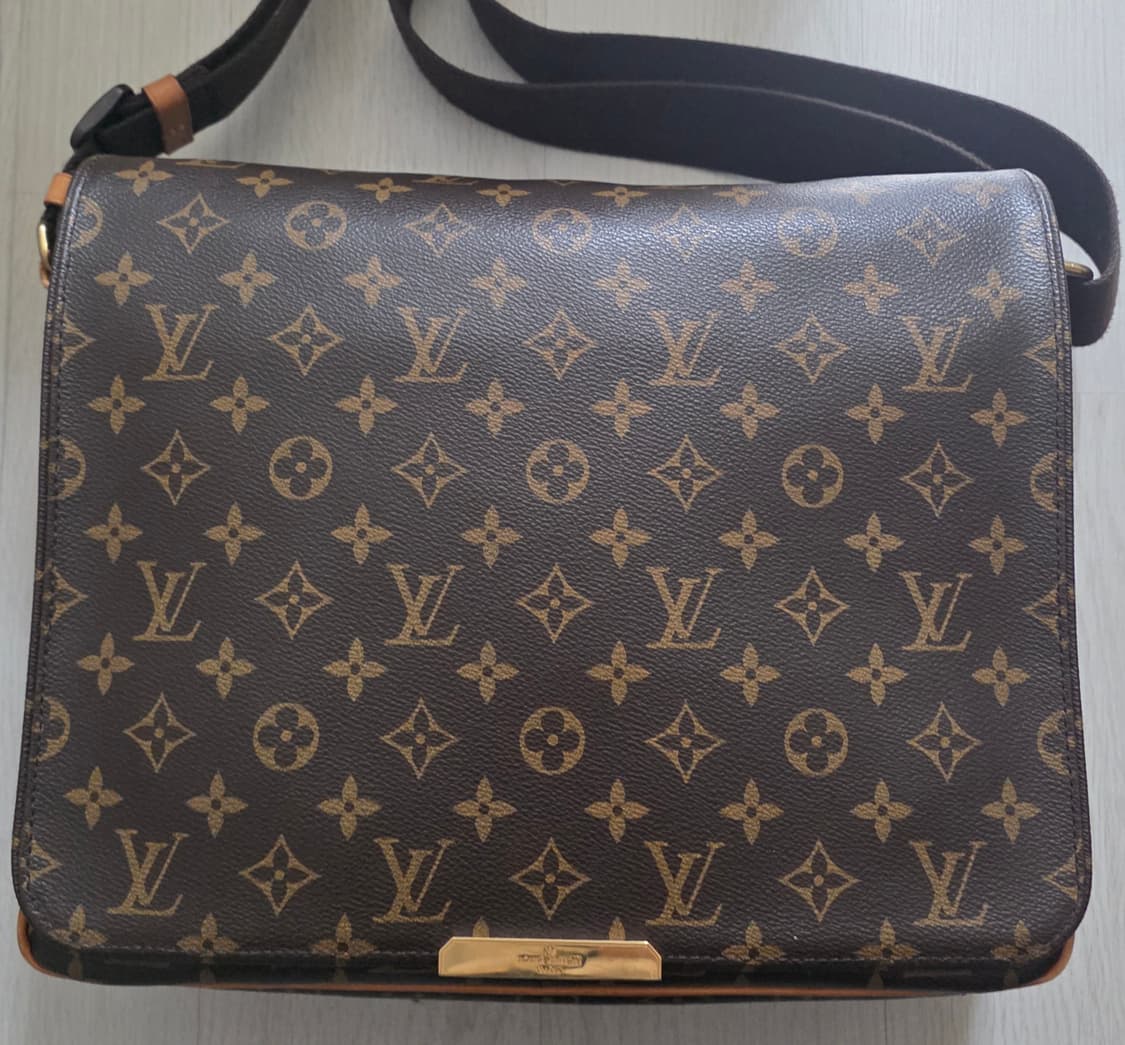 루이비통 발미 MM 모노그램 크로스백 상품이미지1