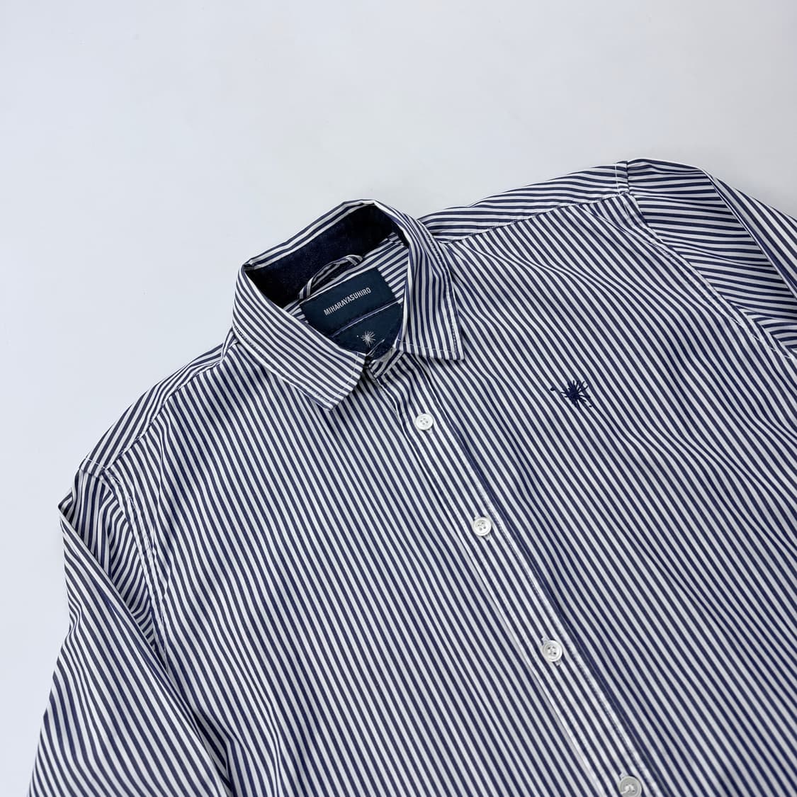 미하라야스히로 로고 스트라이프 셔츠 상품이미지2