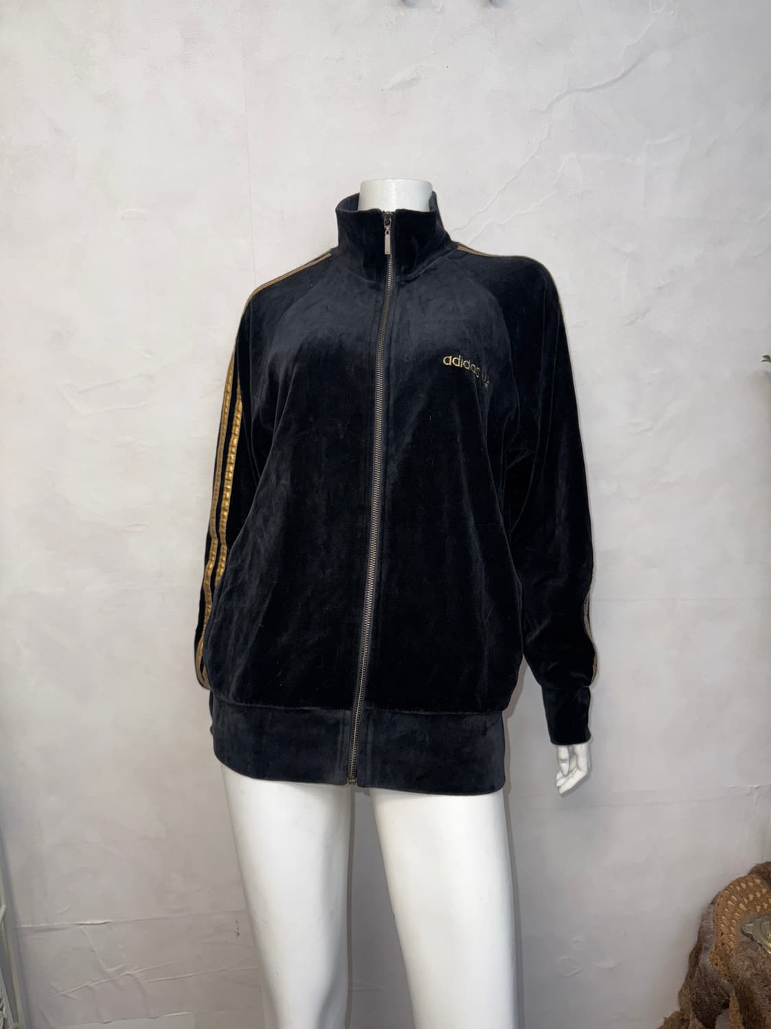 Adidas black gold velvet track setup 상품이미지9