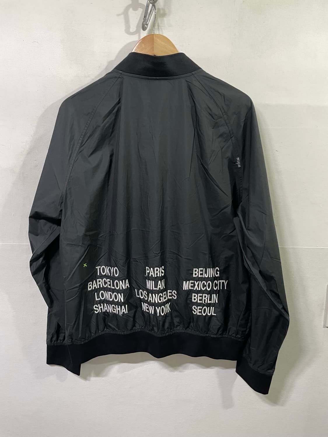 나이키 월드투어 경량 봄버 블루종 자켓 105 사이즈 나이키 바람막이 상품이미지3