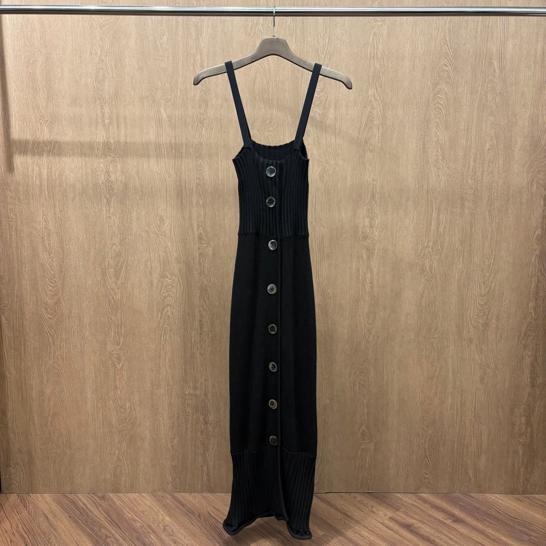 크리스찬 디올 슬리브리스 니트 롱 원피스 프론트 풀 버튼 디테일 브라운 상품이미지2