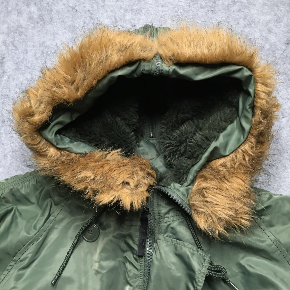 알파 인더스트리 N-2B 플라이트 붐버 자켓 그린 상품이미지2