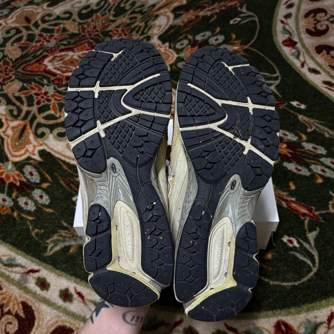 New Balance X Aura lee 2002R Yellow (280 상품이미지5