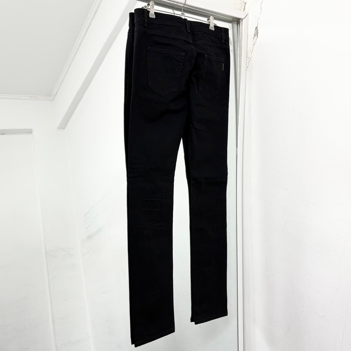 (새상품) 생로랑 19FW 블랙진 상품이미지4