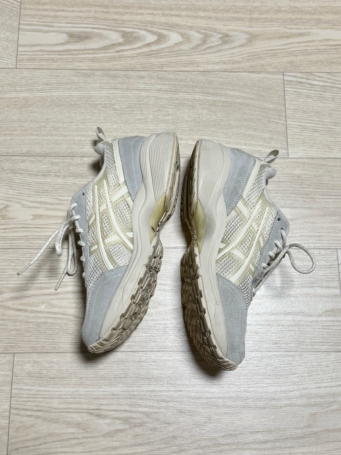 235 / 아식스 젤 1090 v2 크림 상품이미지7