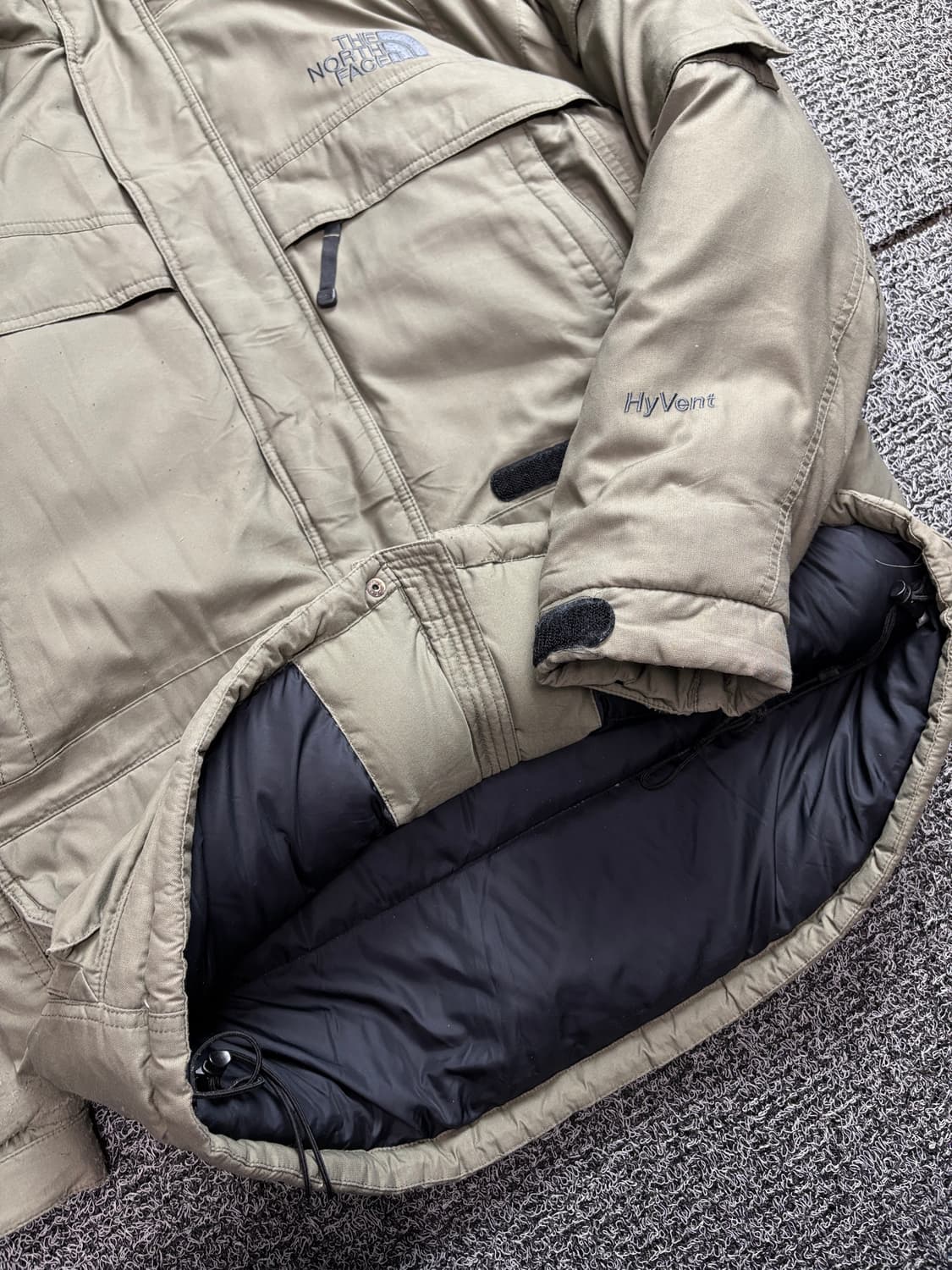 노스페이스 하이벤트 몬스터 마운틴 다운 파카 올리브 2090 상품이미지3