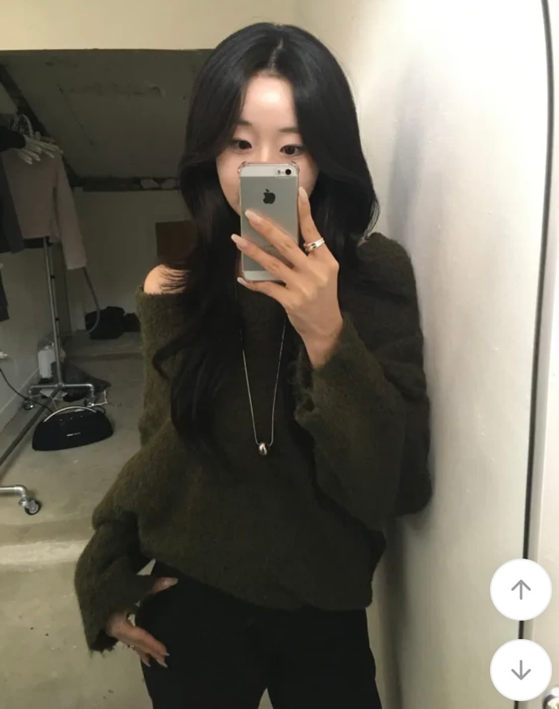 카키 오프숄더 니트 상품이미지1