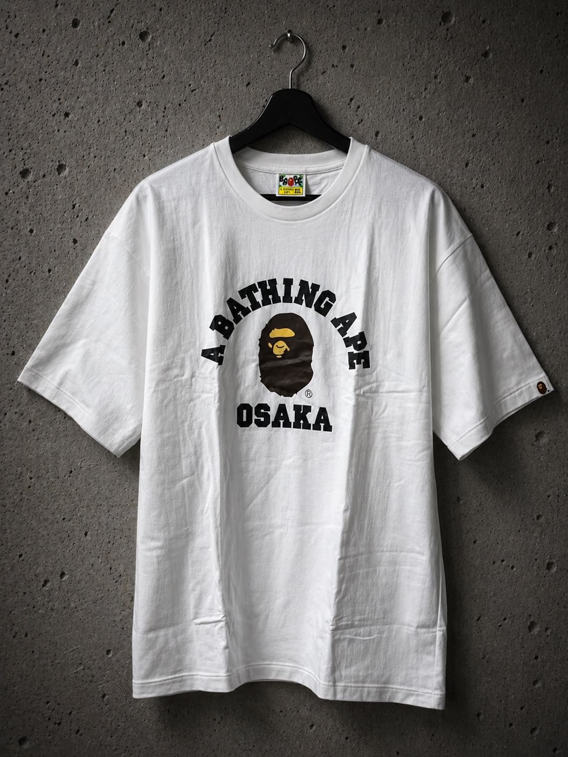 베이프 컬리지로고 오사카 한정 상품이미지1