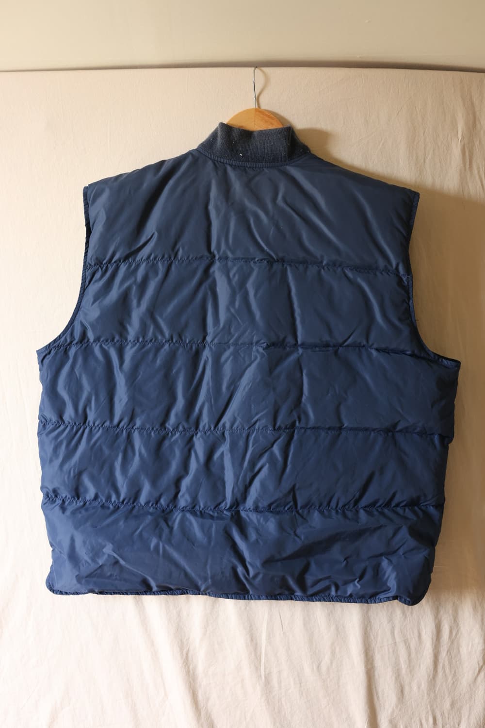 에디바우어 90s 구스다운 베스트 네이비

 상품이미지5