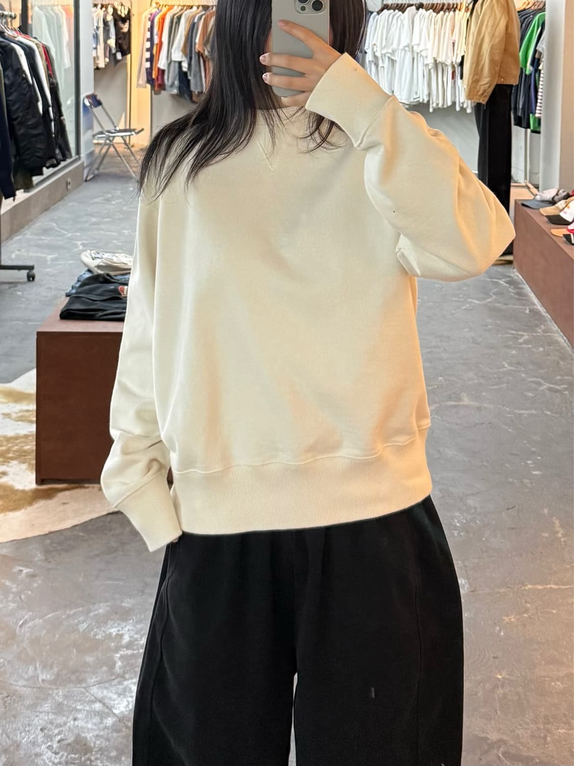 아워레가시 크림 크루넥 맨투맨 H2960 상품이미지1