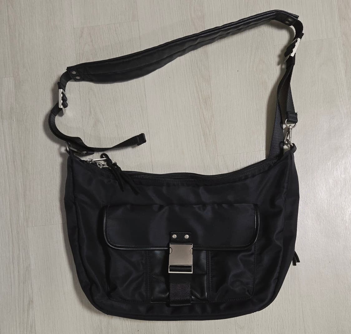 메종미네드 호보백 크로스백 버클 스트랩 상품이미지1