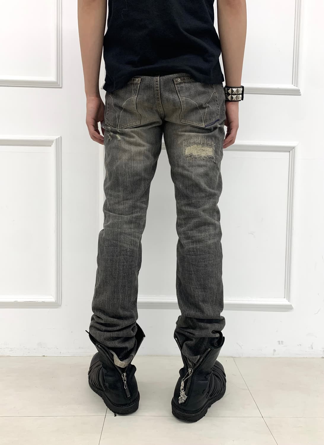 Stud detail distressed denim pants  상품이미지3