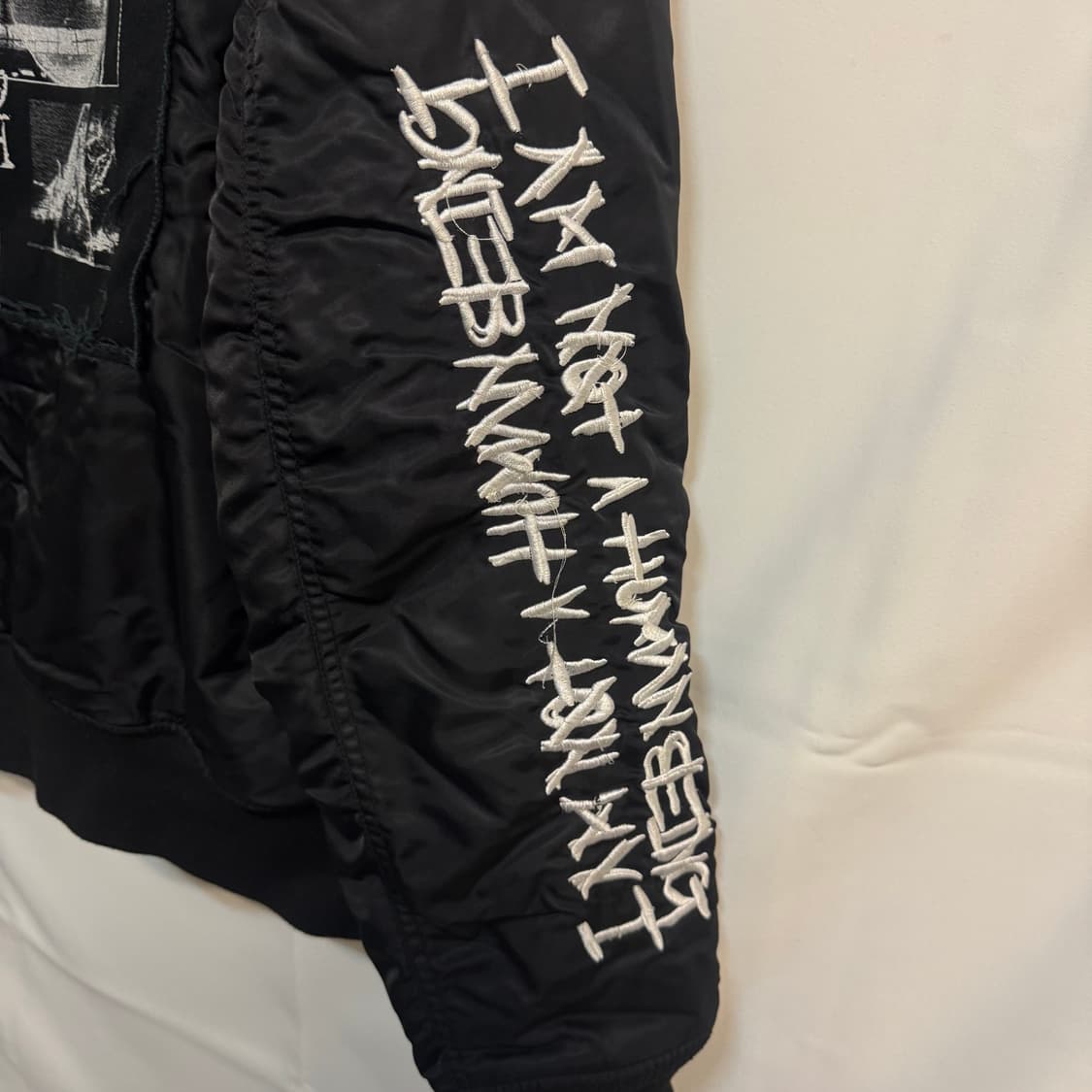 아이엠낫어휴먼비잉 백프린팅 항공점퍼 상품이미지8