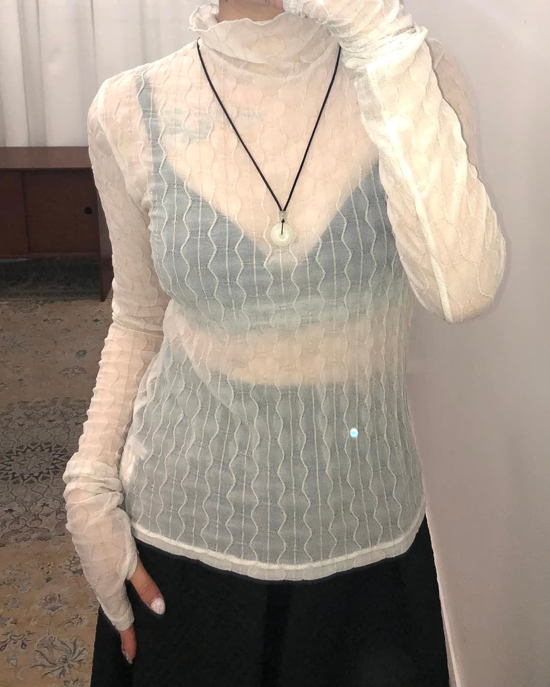 아이보리 웨이브 시스루 터틀넥 상품이미지3