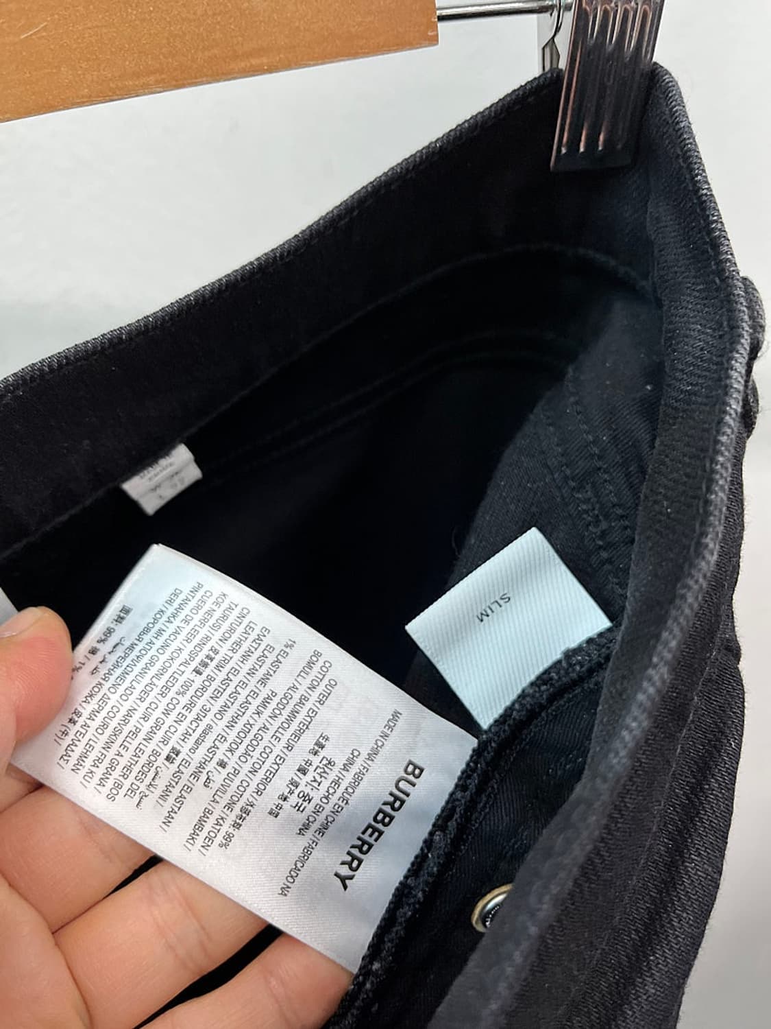 37) 버버리 신형 스판 블랙진  상품이미지8