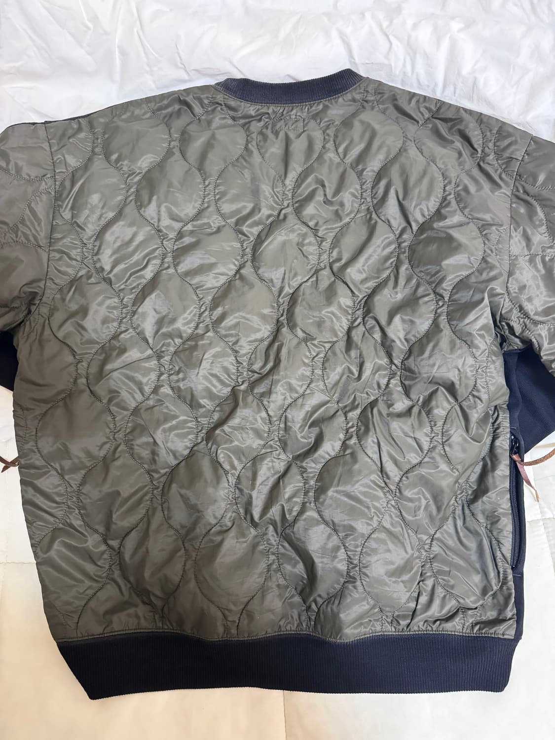 [1] 캐피탈 본 퀼팅 맨투맨 상품이미지2