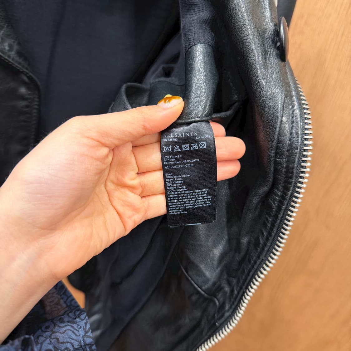 올세인츠 바이커 레더 자켓 언발란스 지퍼 멀티 포켓 디테일 레귤러핏 블랙 상품이미지9