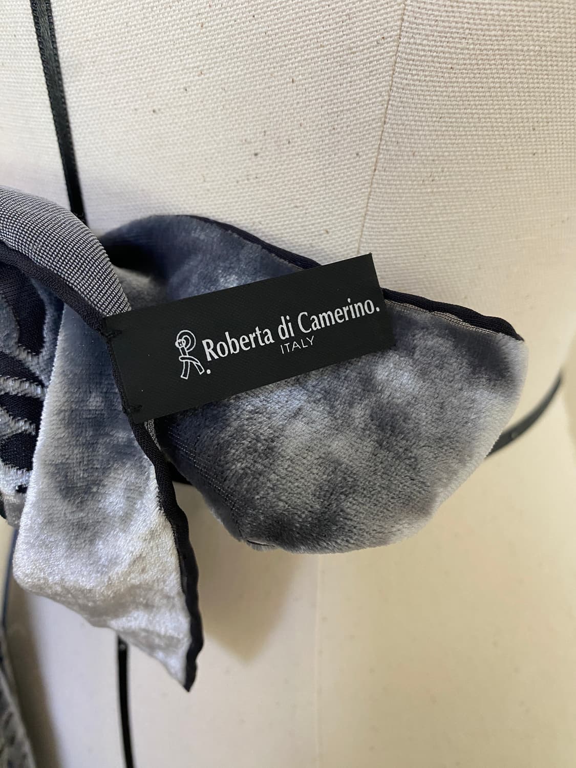 ROBERTA DI CAMERINO 빈티지 벨벳 머플러 상품이미지3